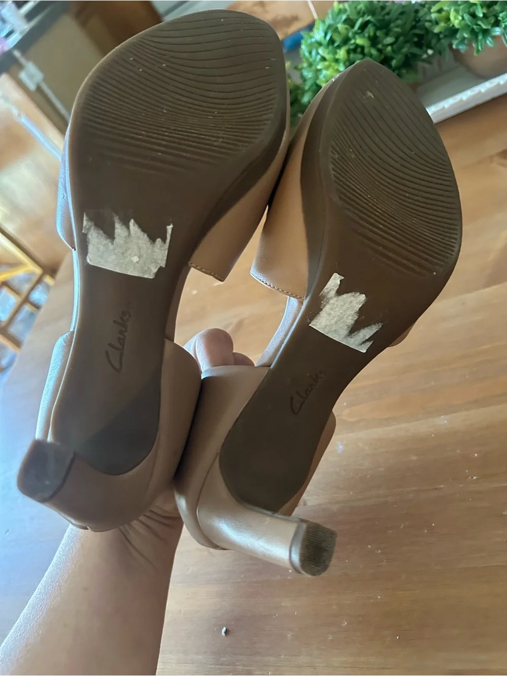 NEW Clarks Collection Women's Tan Cross-Strap Heels Size 8 1/2